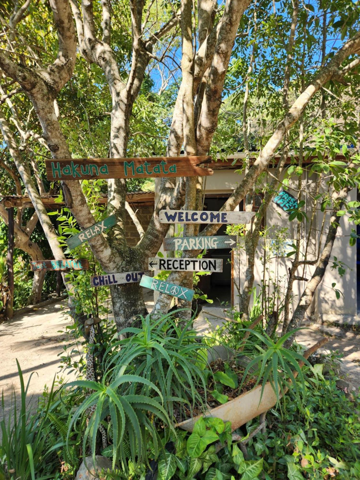 Ikaya Accommodation Psj Port Saint John's Bagian luar foto